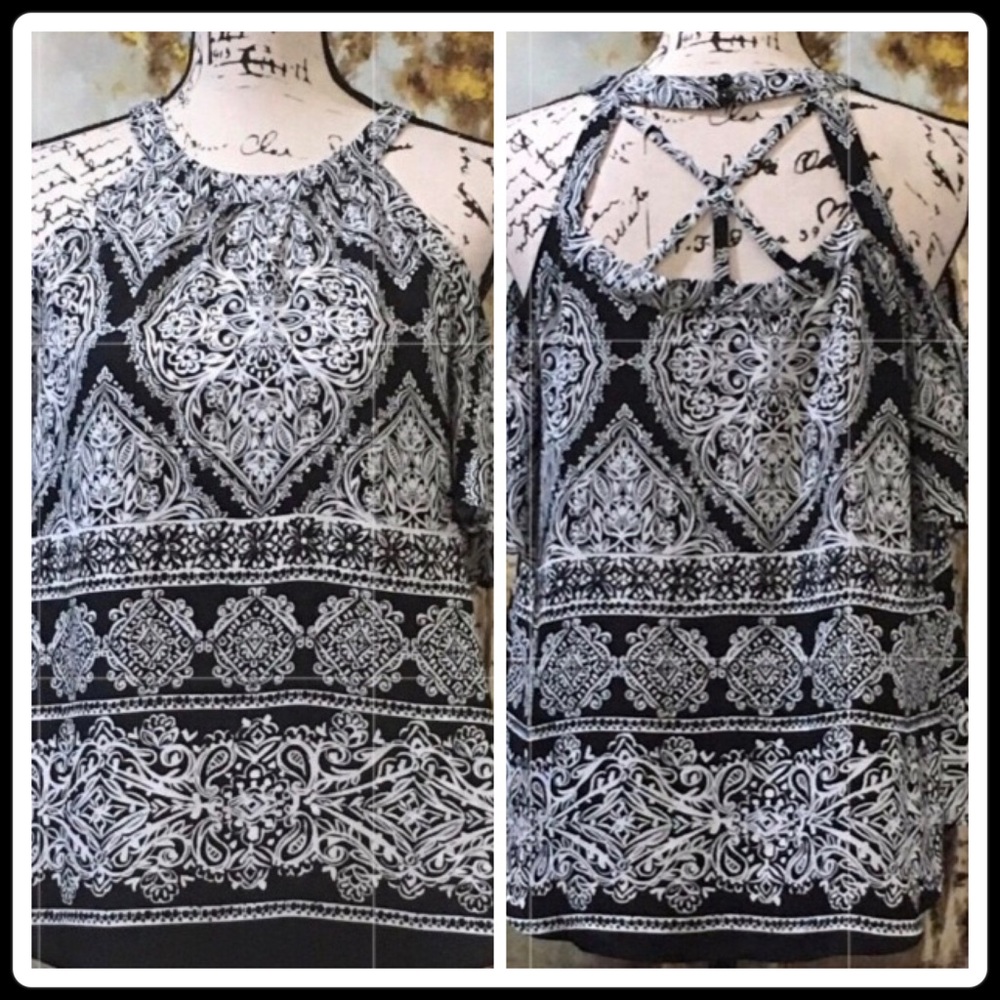 EUC iZ BYER Pretty Cold  Shoulder Top